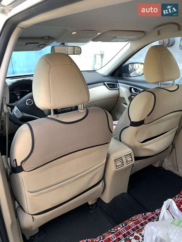 Позашляховик / Кросовер Nissan Rogue 2016 в Кам'янському