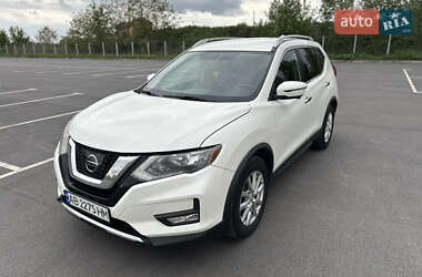 Позашляховик / Кросовер Nissan Rogue 2017 в 