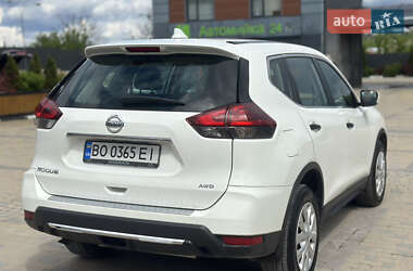 Позашляховик / Кросовер Nissan Rogue 2018 в 