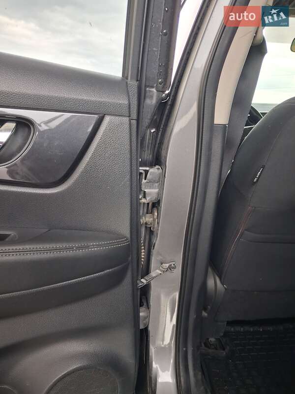 Позашляховик / Кросовер Nissan Rogue 2017 в Тернополі фото 27 Позашляховик / Кросовер Nissan Rogue 2017 в Тернополі