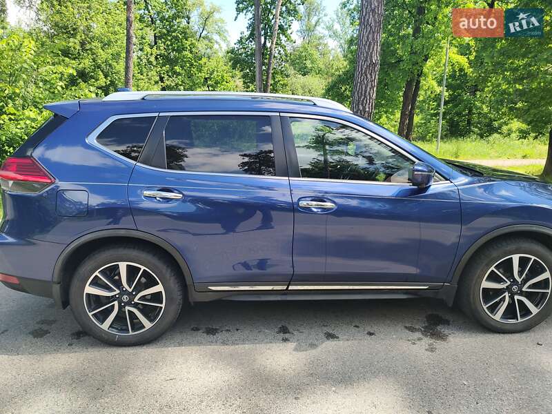 Позашляховик / Кросовер Nissan Rogue 2017 в Черкасах