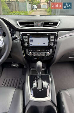 Позашляховик / Кросовер Nissan Rogue 2016 в 