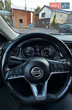 Внедорожник / Кроссовер Nissan Rogue 2017 в 