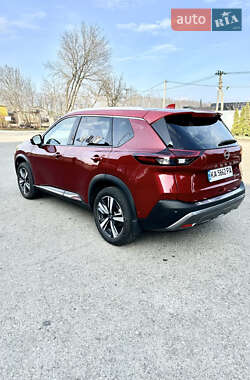Внедорожник / Кроссовер Nissan Rogue 2023 в 