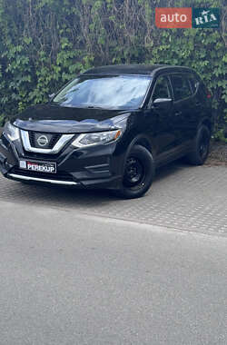 Позашляховик / Кросовер Nissan Rogue 2017 в 