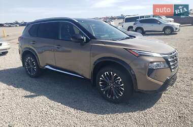Внедорожник / Кроссовер Nissan Rogue 2024 в 