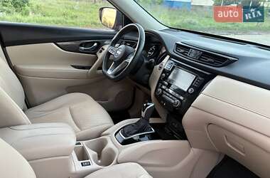 Внедорожник / Кроссовер Nissan Rogue 2019 в 