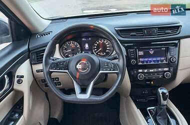 Внедорожник / Кроссовер Nissan Rogue 2019 в 