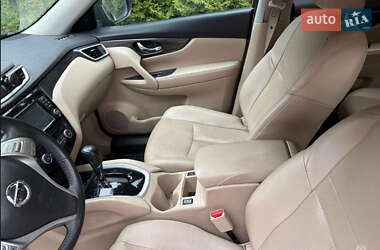 Внедорожник / Кроссовер Nissan Rogue 2015 в 