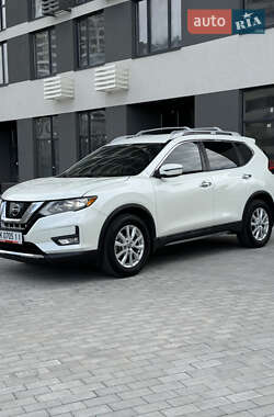 Внедорожник / Кроссовер Nissan Rogue 2017 в 