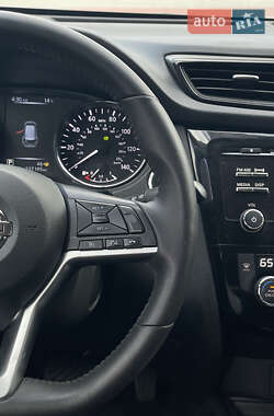 Внедорожник / Кроссовер Nissan Rogue 2017 в 