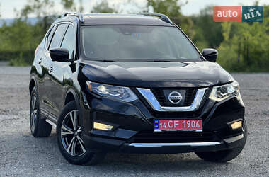 Позашляховик / Кросовер Nissan Rogue 2017 в 