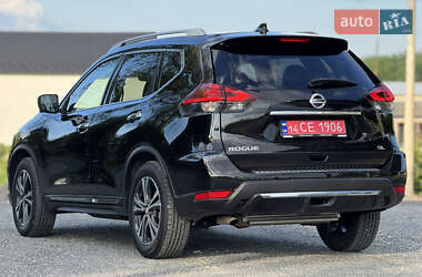 Позашляховик / Кросовер Nissan Rogue 2017 в 