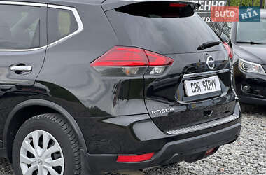 Внедорожник / Кроссовер Nissan Rogue 2017 в 