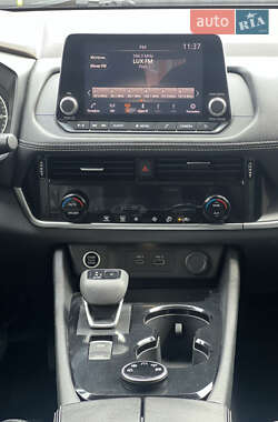 Позашляховик / Кросовер Nissan Rogue 2021 в 