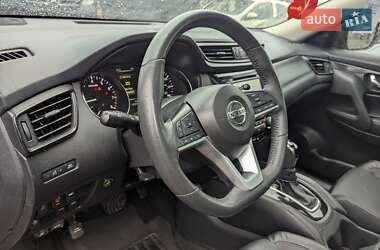 Внедорожник / Кроссовер Nissan Rogue 2017 в 