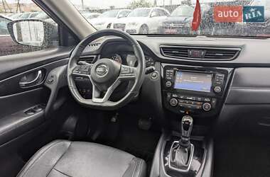 Внедорожник / Кроссовер Nissan Rogue 2017 в 