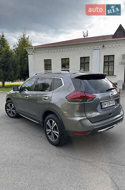Внедорожник / Кроссовер Nissan Rogue 2019 в 