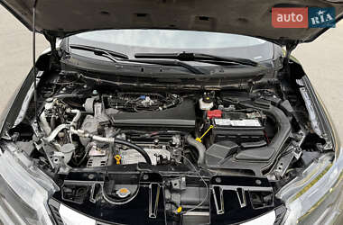 Внедорожник / Кроссовер Nissan Rogue 2019 в 