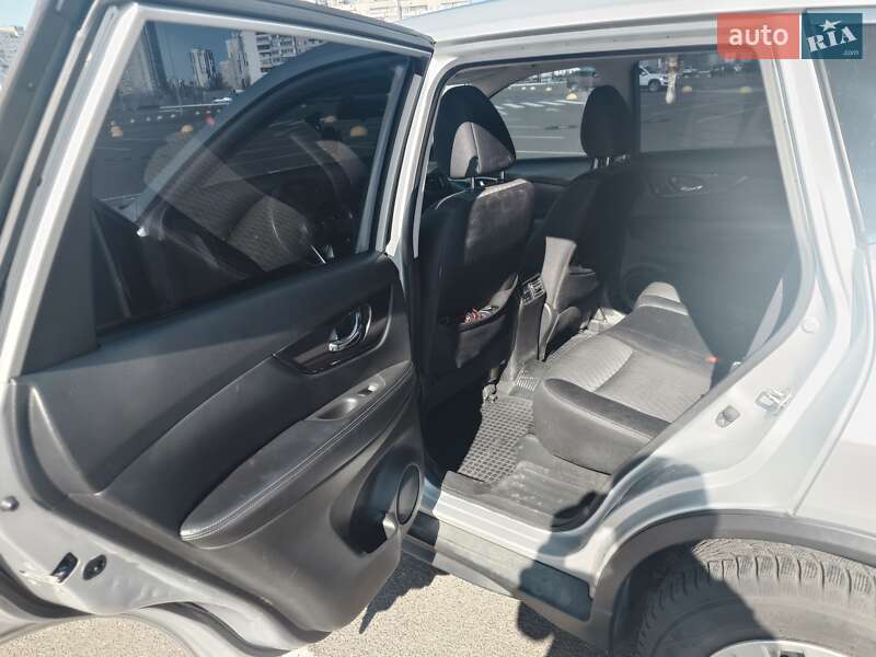 Позашляховик / Кросовер Nissan Rogue 2016 в Києві