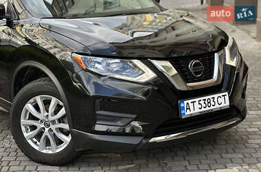 Внедорожник / Кроссовер Nissan Rogue 2018 в 