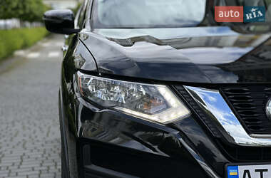 Внедорожник / Кроссовер Nissan Rogue 2018 в 