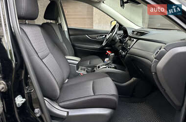 Внедорожник / Кроссовер Nissan Rogue 2018 в 