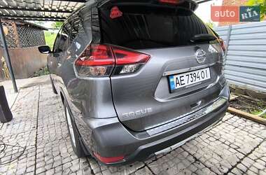 Внедорожник / Кроссовер Nissan Rogue 2018 в 