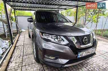 Внедорожник / Кроссовер Nissan Rogue 2018 в 