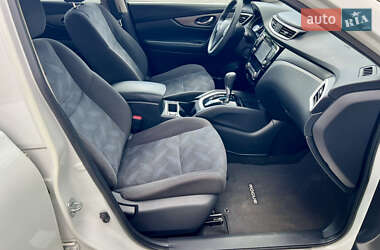 Внедорожник / Кроссовер Nissan Rogue 2016 в 