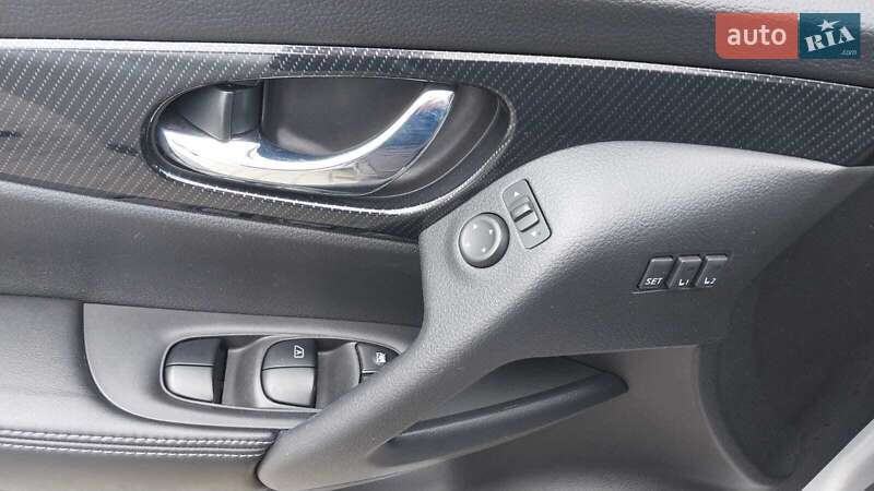 Позашляховик / Кросовер Nissan Rogue 2017 в Хмельницькому