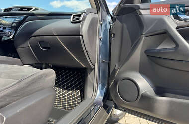 Внедорожник / Кроссовер Nissan Rogue 2014 в 