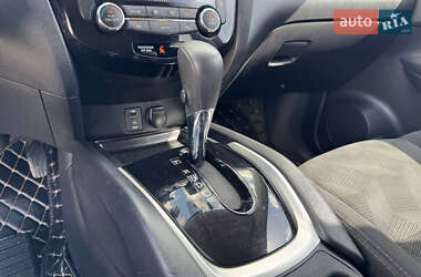 Внедорожник / Кроссовер Nissan Rogue 2014 в 