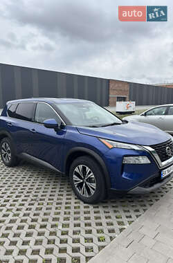 Позашляховик / Кросовер Nissan Rogue 2021 в 