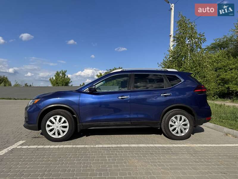 Позашляховик / Кросовер Nissan Rogue 2017 в Ірпені