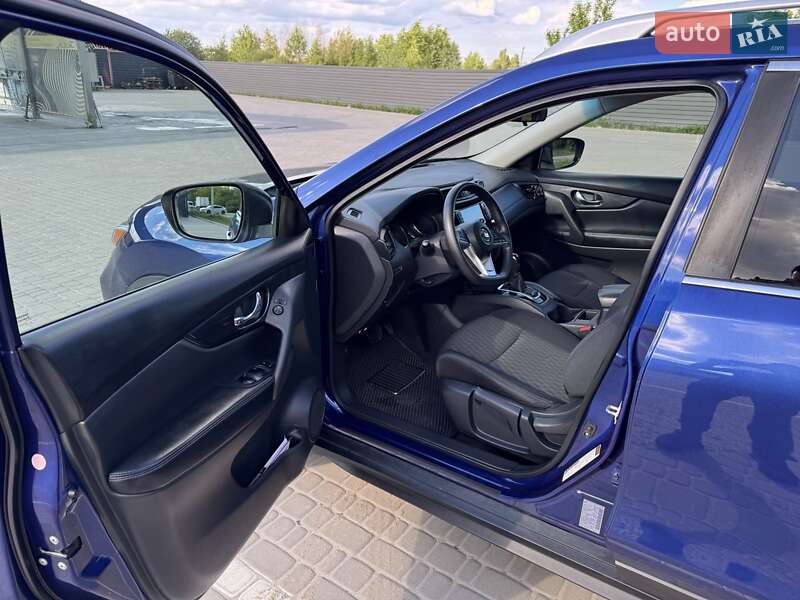 Позашляховик / Кросовер Nissan Rogue 2017 в Ірпені