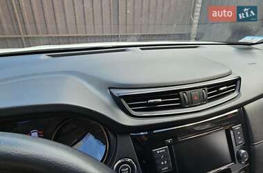 Позашляховик / Кросовер Nissan Rogue 2018 в 