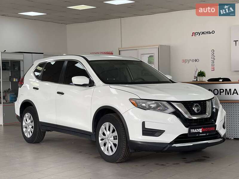 Внедорожник / Кроссовер Nissan Rogue 2018 в 