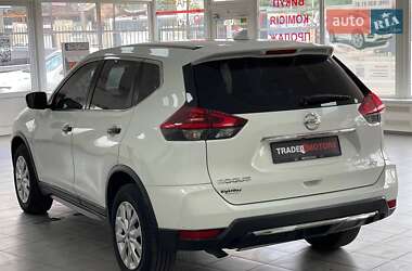 Внедорожник / Кроссовер Nissan Rogue 2018 в 