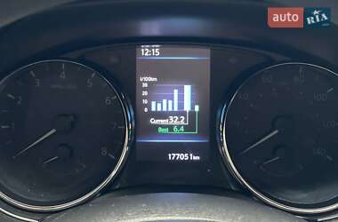 Внедорожник / Кроссовер Nissan Rogue 2018 в 