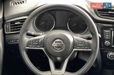 Внедорожник / Кроссовер Nissan Rogue 2018 в 