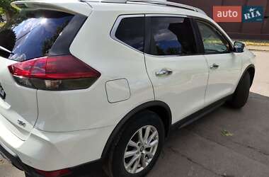 Внедорожник / Кроссовер Nissan Rogue 2019 в 