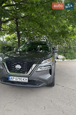 Внедорожник / Кроссовер Nissan Rogue 2022 в 