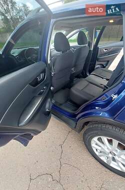 Внедорожник / Кроссовер Nissan Rogue 2018 в 