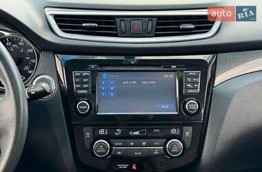 Позашляховик / Кросовер Nissan Rogue 2015 в 