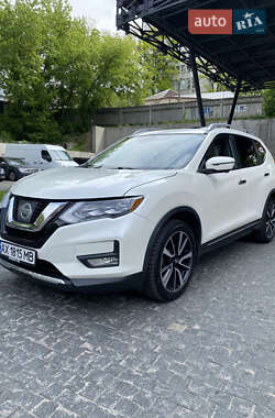 Внедорожник / Кроссовер Nissan Rogue 2017 в Киеве