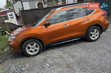 Позашляховик / Кросовер Nissan Rogue 2017 в 