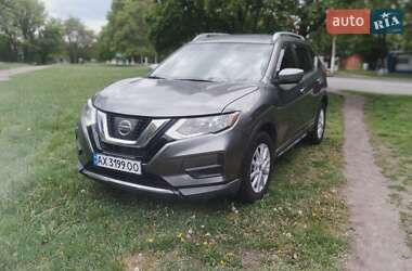 Внедорожник / Кроссовер Nissan Rogue 2017 в Харькове