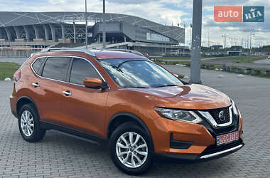 Позашляховик / Кросовер Nissan Rogue 2018 в 