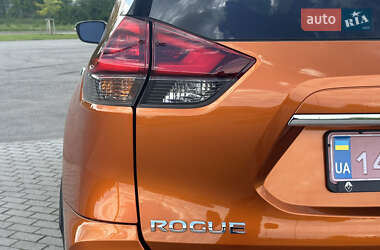 Позашляховик / Кросовер Nissan Rogue 2018 в 